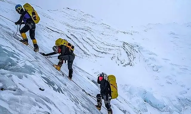 登山者_登山者的精神_登山者品牌logo