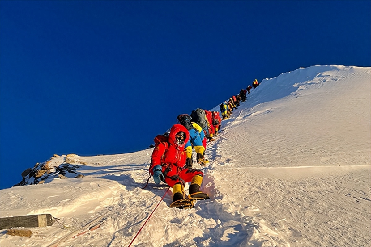 登山俱乐部纵火案_四姑娘山登山俱乐部_登山俱乐部