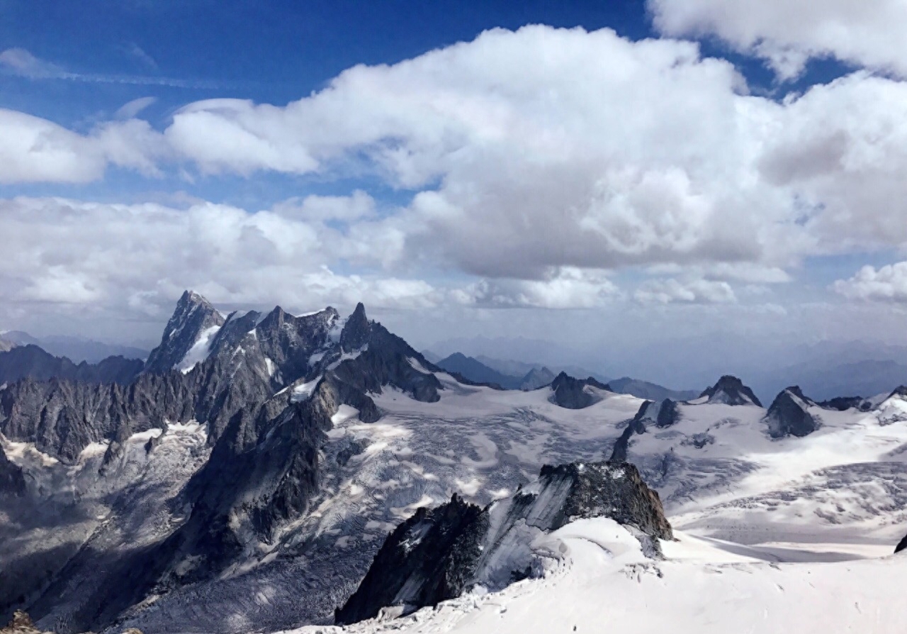 登山俱乐部纵火案_登山俱乐部_四姑娘山登山俱乐部