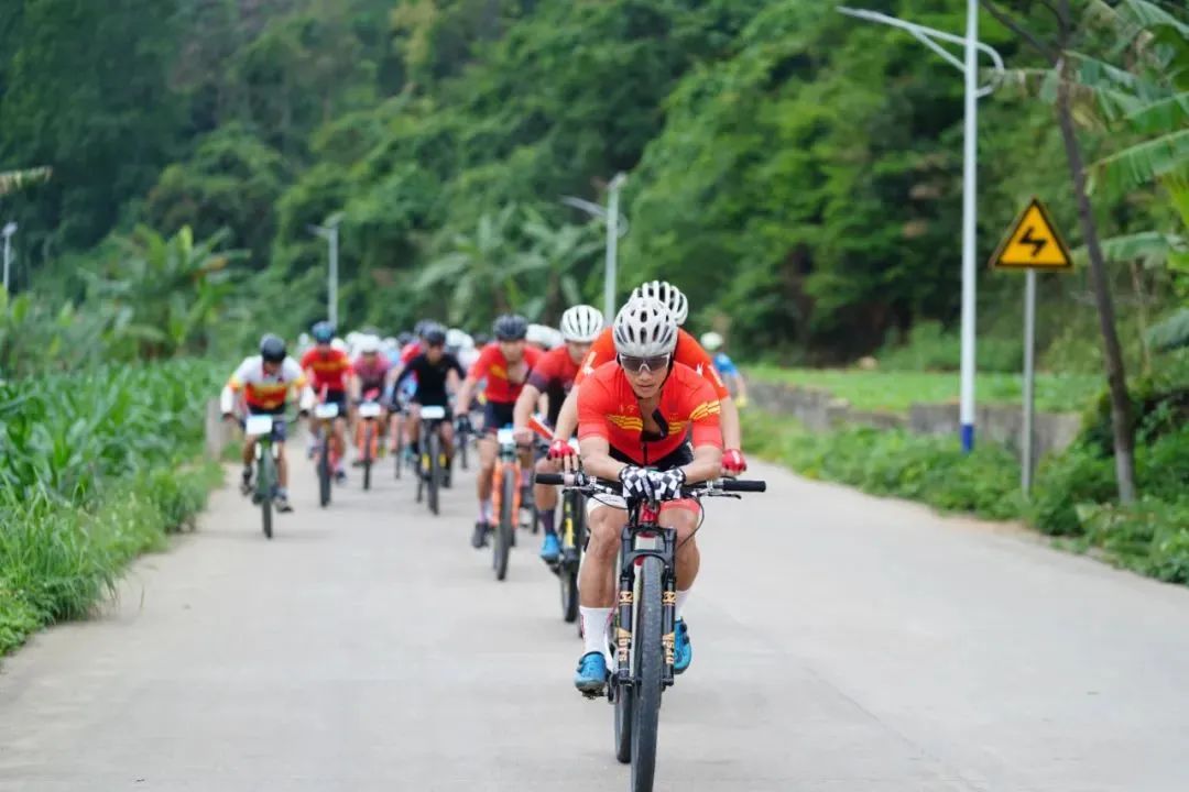 自行车女子比赛2024视频_自行车女子比赛服_2024女子自行车比赛