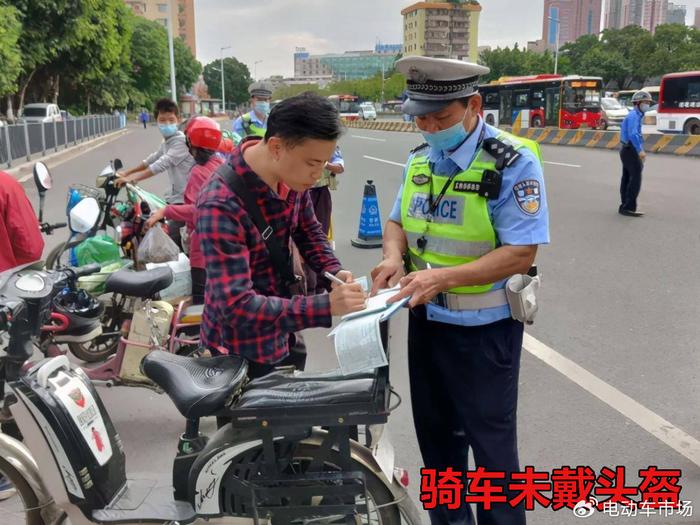 电动车自行车上路吗_电动自行车车上路违法吗_自行车上路电动车要驾照吗