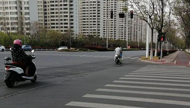 自行车上路电动车要驾照吗_电动车自行车上路吗_自行车上路电动车怎么处罚