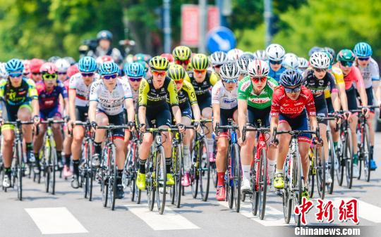 2019年环崇明岛国际自盟女子公路世界巡回赛第二赛段5月10日拉开战幕。官方供图