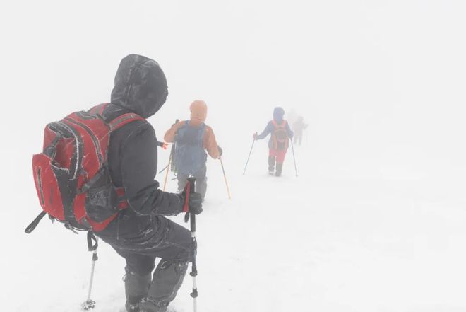 登山者爱好鬼是哪一集_8个登山爱好者谁是鬼_八个登山爱好者谁是鬼