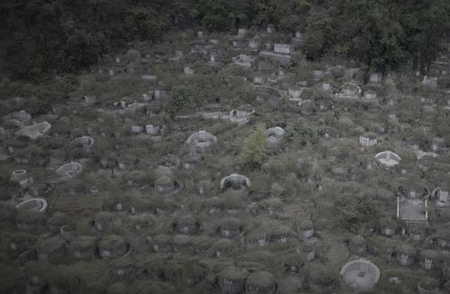 登山者爱好鬼是什么电影_登山者爱好鬼是哪一集_八个登山爱好者谁是鬼